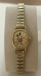 Vintage LORUS by SEIKO Disney Mickey Mouse Women's Watch V811-5070 NEW BATTERY - Picture 1 of 6
