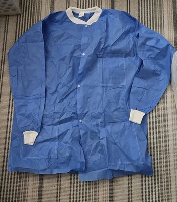 50 Pack Disposable Lab Coat Jackets Unisex Hip-Length 45gm L LARGE Blue 3 Pocket - Image 1 of 4