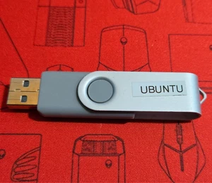 Ubuntu Linux 24.04.2 LTS Live OS 16GB Bootable USB Flash Drive - Picture 1 of 4