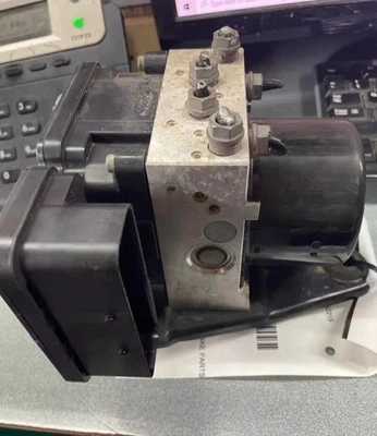 2012 Volkswagen Passat ABS Anti Lock Brake Pump Module Assembly Oem - Imagem 1 de 4