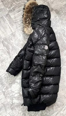 Женская куртка-пуховик Moncler Lucie Long Down Цвет черный с меховым капюшоном Размер 2 ДЕФЕКТ - Изображение 1 из 4