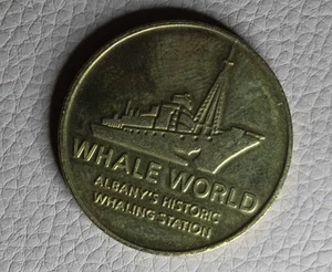 * WESTERN AUSTRALIA SOUVENIR COIN WHALE WORLD #WFJ41 - Picture 1 of 7