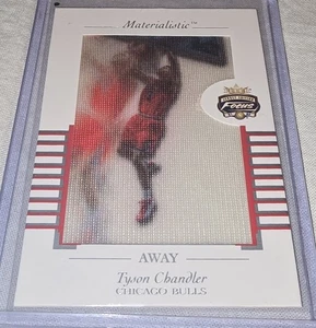 2001-02 Fleer Focus Tyson Chandler Materialistic Bulls Away Rookie #M-TC - Picture 1 of 7