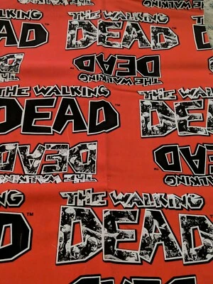 Walking Dead en tela de algodón rojo (Robert Kaufman) Foto 1 de 4