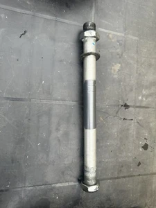 TILT TUBE & NUTS 25HP - 60HP YAMAHA F25G 63D 4 Stroke Outboard - Picture 1 of 1