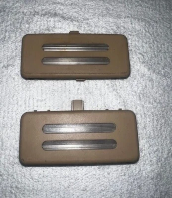 2007-2013 BMW 325i 325xi 330i 330xi lâmpada de viseira interior lâmpada de vaidade para visor solar fabricante de equipamento original - Imagem 1 de 3