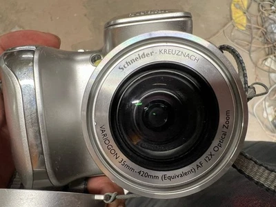 Kodak EasyShare Z612  Camera  6.1MP 2.5" LCD CCD 12x Optical Zoom no charger  - Image 1 of 4