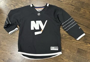 CAMISETA NEW YORK ISLANDERS REEBOK EN BLANCO/SIN NOMBRE - NIÑOS TALLA 4-7 L-XL NHL - Imagen 1 de 3