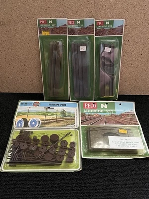 Peco and Airfix Vintage Model Railway Accessories Sealed - Image 1 of 4