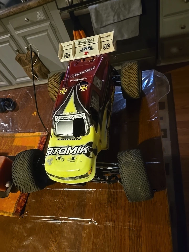 Team Losi 8ight T Truggy Big Block Four Wheel Drive With Remote Control - Image 1 of 4