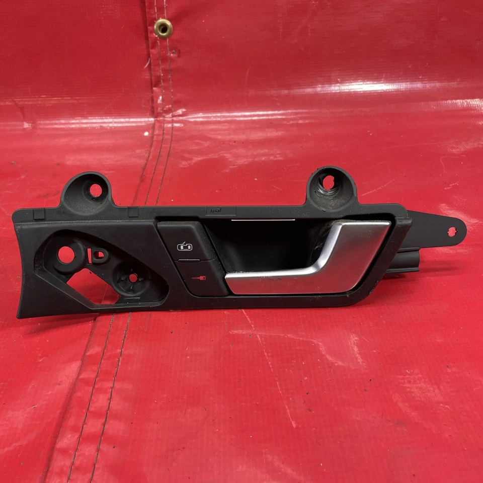 Audi A4 Quattro 2007 conv. - Manija PUERTA interior delantera derecha 8H2837020A Foto 1 de 4