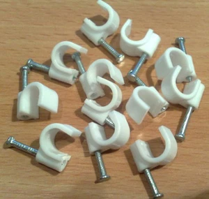 100 Stück Nagelschelle 7mm mit 30mm für RG6 Antennen Kabel Nägel FLOP Schelle - Picture 1 of 1