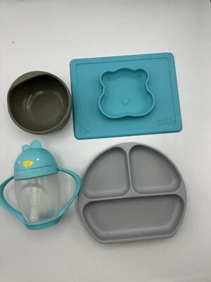 Plato dividido de succión Bumkins Silcone para niños pequeños, agarre antideslizante plato de comida para niños verde azulado Foto 1 de 4