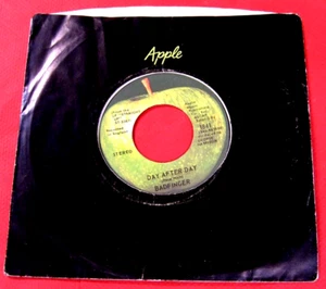 Badfinger "DAY AFTER DAY"1971, Apple 1841 Vintage single & Apple Sleeve VG+/NM- - Imagen 1 de 4
