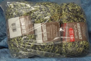 3 Knäuel Posten Neu Bernat Soft Boucle 'Retired Steel Green Garn (Lot-4) - Bild 1 von 3