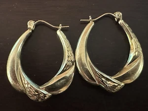 14k Yellow Gold Hoop Style Earrings 11/8 Inches X 7/8 of Inch 1.7+ Grams - Picture 1 of 5