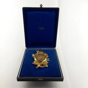 Vintage Brass Dog Trophy (Plate) Depicting A Group Of Dogs - Picture 1 of 4