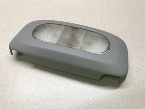 99-07 FORD F250 F350 MAPA INTERIOR SUPERIOR LUZ CÚPULA GRIS CLARO OEM - Imagen 1 de 3