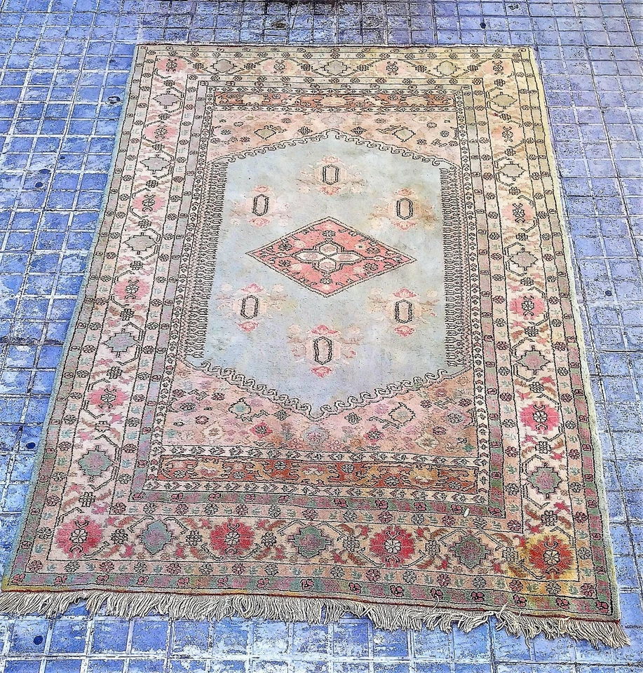 ALFOMBRA KULA. LANA ANUDADA A MANO. KULA TURKEY. PRIMERA MITAD DEL SIGLO XX Foto 1 de 1