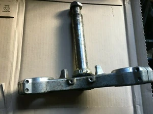 KAWASAKI ZXR750J L BOTTOM YOKE ZXR750L J BOTTOM YOKES ZXR 750 YOKE STEERING STEM - Picture 1 of 8
