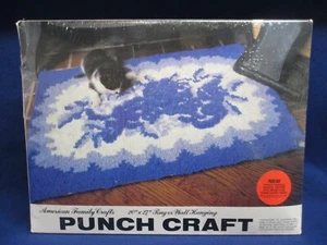 American Family Crafts Punch Nadel Teppich Kit komplett versiegelt 20" x 27" blaue Platte - Bild 1 von 5