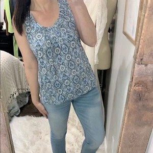Eddie Bauer Blue Patterned Sleeveless Top size medium - Picture 1 of 6