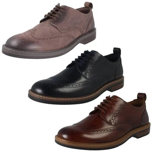Zapatos brogue informales inteligentes de cuero Clarks 'Aldwin Limit' para hombre - ajuste G - Imagen 1 de 31