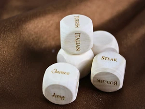 Set of 5 Personalised Wood Handmade Engraved Decision Dice 20mm - Picture 1 of 4