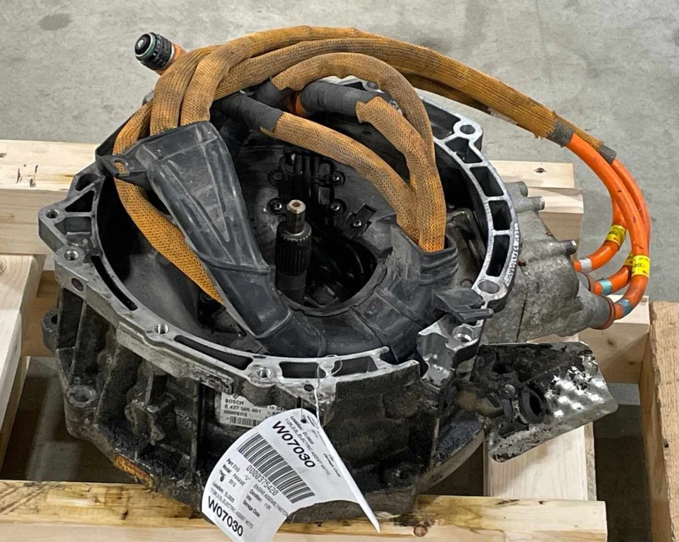 2012 Porsche Panamera Hybrid OEM Electric Assist Motor 112K 97011701001 - Imagem 1 de 4