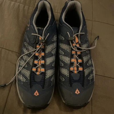 Vasque Nuevo Con Etiquetas Zapatos de Senderismo Niños/Jóvenes Talla 6m Azul con Ribete Gris y Naranja.  Foto 1 de 4