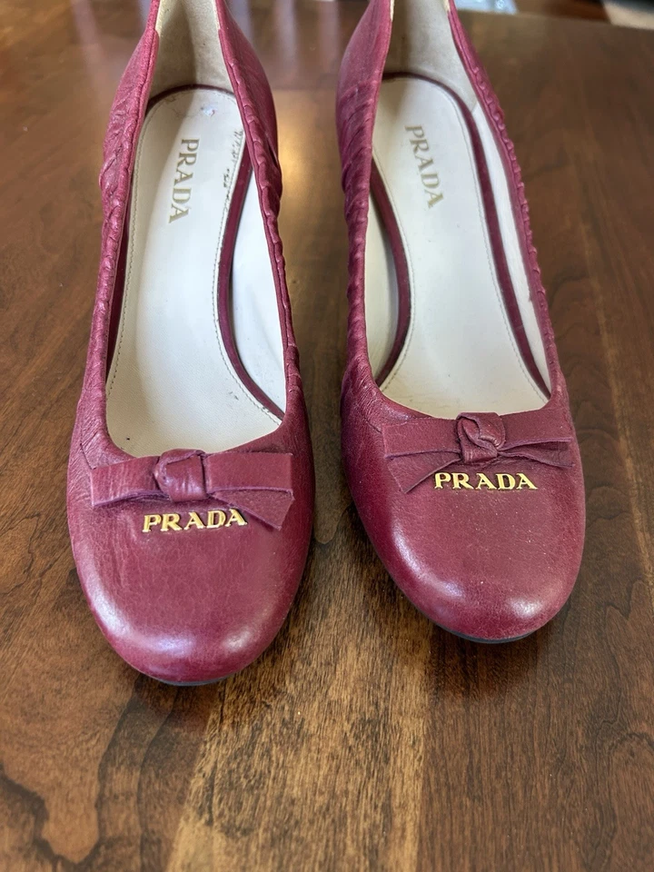 Zapatos de salón PRADA Borgoña Borgoña Tacón Redondo EU 37.5 US 7.5 para mujer’s Foto 1 de 4
