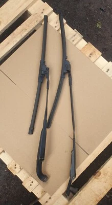 Audi TT 8N MK1 3.2 V6 Aero Wiper Arms + Blades Facelift RHD - Image 1 of 4