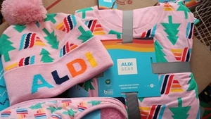 Aldi Pink Women Pajama L Beanie Hat Slippers 8 New Gift Set 2024 Holiday Trees - Picture 1 of 4