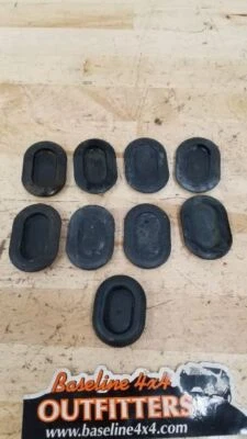 Juego de 9 tapones de drenaje de piso OEM de 2 puertas Jeep JK Wrangler 2007 2008 2009-2017 34877 Foto 1 de 4