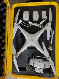 DJI Phantom 4 Quadcopter, w/batteries/Case/flight range ext antenna PICKUP ONLY - Picture 1 of 12