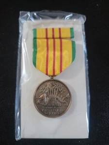 Vietnam Dienstmedaille - Bild 1 von 3