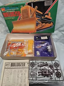 Mitsubishi Motorized Bulldozer 1/25 Sharp Model Construction Equipment Series - Picture 1 of 4