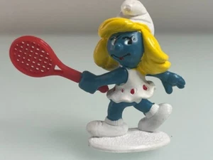 Figura de PVC vintage de los Pitufos - 2.0135 tenis pitufa 1981 - Imagen 1 de 3