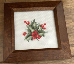 Photo houx de Noël maison dans un cadre marron décoration de vacances - Photo 1/4