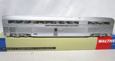 Walthers HO Santa Fe El Capitan Aluminum 85' Budd Hi-Level Diner Passenger Car - Image 1 of 4