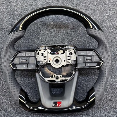 Volante modificado Toyota LC Alphard serie 80 Cruiser Dominator Crown Foto 1 de 3