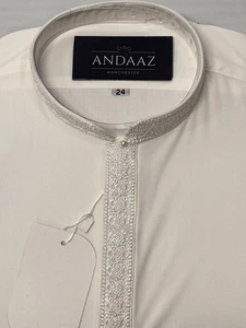 Chicos Shalwar Kameez Off White con bordado de tapeta Off White - Imagen 1 de 2