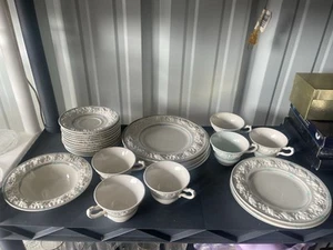 George Jones & Sons England Crescent Chatsworth Juego de 25 Azul Blanco - Imagen 1 de 14