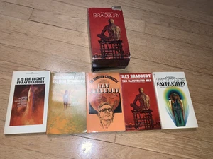 The Best Of Bradbury, Box Set Books By Ray Bradbury  Science Fiction - Foto 1 di 7