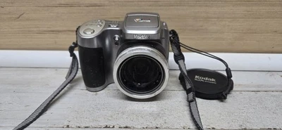 Kodak EasyShare Z740 Silver Digital Camera 10X Optical - Image 1 of 4