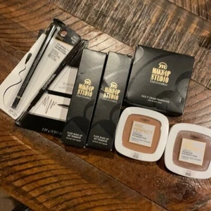 Transition vacation full set makeup kit ๐๐ - Picture 1 of 10