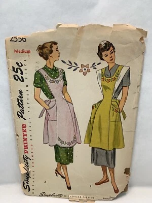 Simplicity 2556 Misses Vintage Apron Pattern *Cut Discriptions* - Image 1 of 4