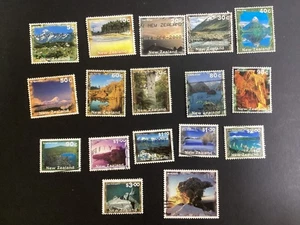 NUOVA ZELANDA SET USATO-1995/2002 SCENOGRAFIA SET COMPLETO DI 17 SG 1925/35 - Foto 1 di 1