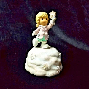 2008 Precious Moments Girl Catching Snowflake Music Box 990012 Twist Musical - Picture 1 of 14