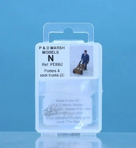P & D Marsh PDB62 Porters & 2 sack trucks 'N' Gauge Unpainted White Metal Kit 1S - Picture 1 of 5